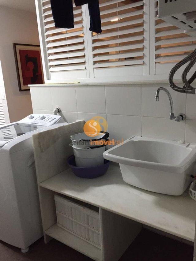 Apartamento com 240m², 4 quartos sendo 1 suíte, e 3 vagas - Petrópolis - 