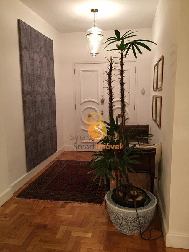 Apartamento com 240m², 4 quartos sendo 1 suíte, e 3 vagas - Petrópolis - 
