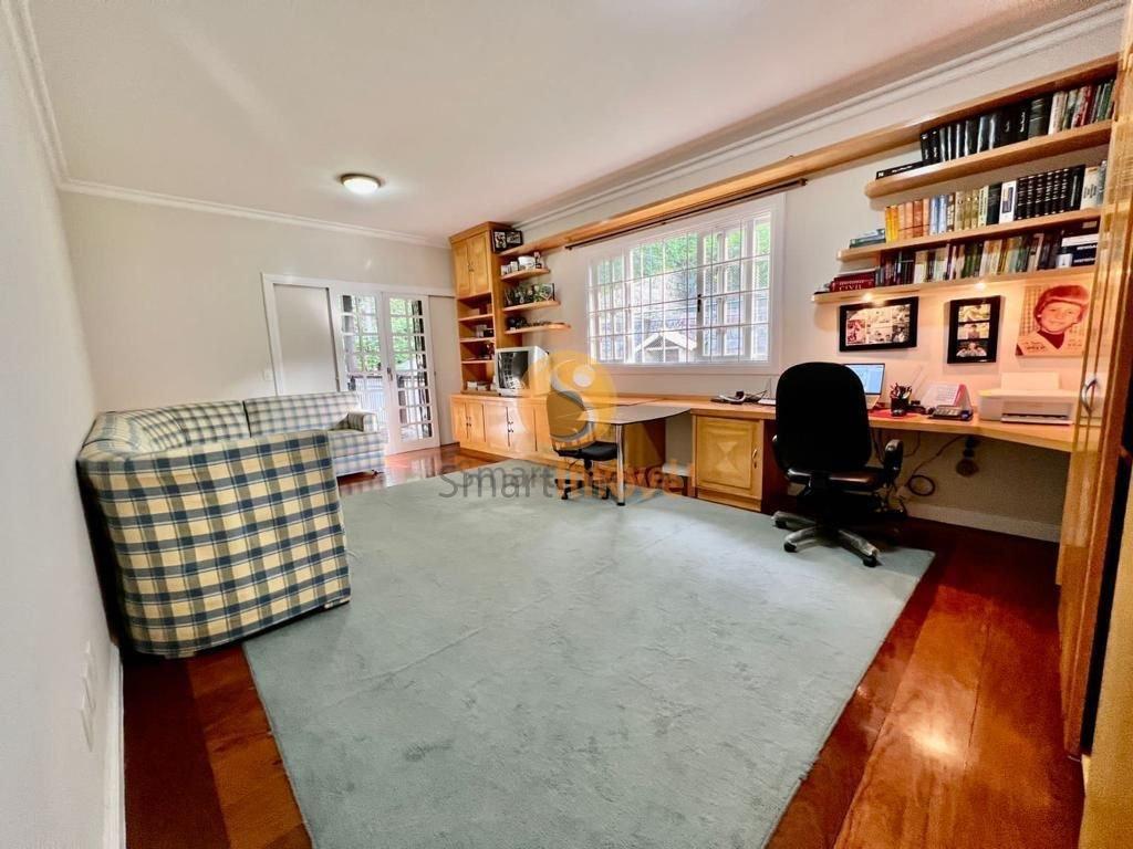 Casa DUPLEX em condomínio fechado com 280m², 4 suítes e 4 vagas - Petrópolis - 