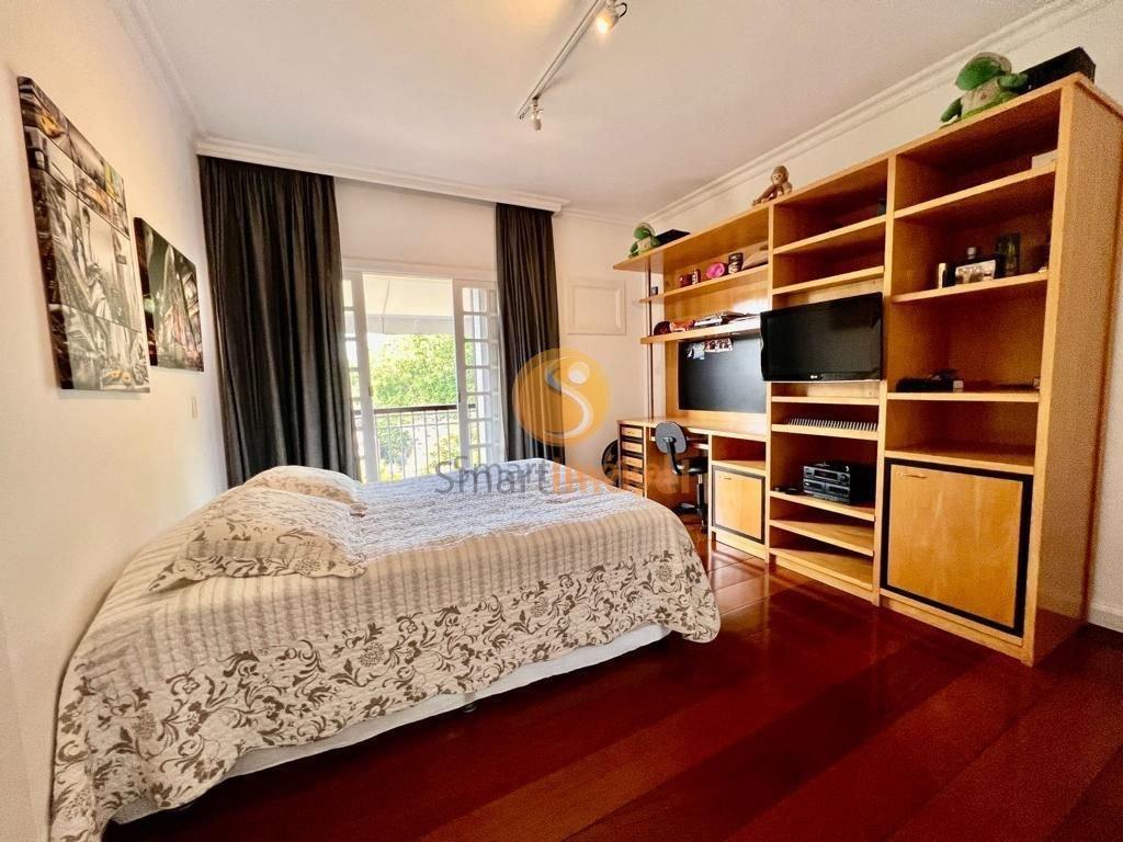 Casa DUPLEX em condomínio fechado com 280m², 4 suítes e 4 vagas - Petrópolis - 