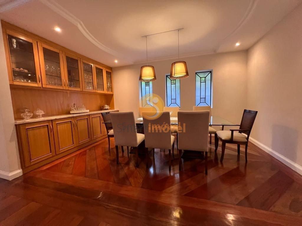 Casa DUPLEX em condomínio fechado com 280m², 4 suítes e 4 vagas - Petrópolis - 