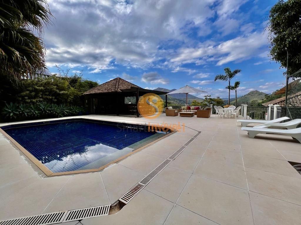 Casa DUPLEX em condomínio fechado com 280m², 4 suítes e 4 vagas - Petrópolis - 