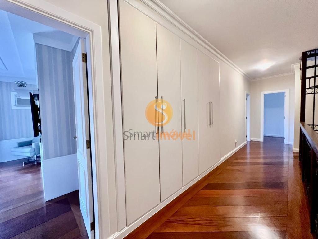 Casa DUPLEX em condomínio fechado com 280m², 4 suítes e 4 vagas - Petrópolis - 
