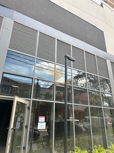 Loja comercial com 71,93m², 2 banheiros, mezanino, e 1 vaga  São Paulo - 