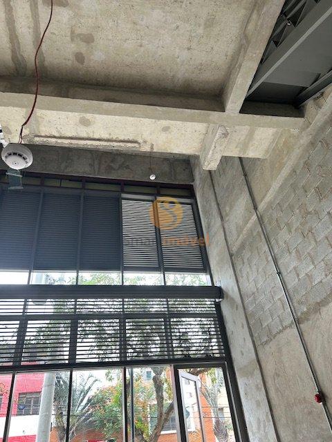 Loja comercial com 68,95m², 2 banheiros, mezanino, e 1 vaga  São Paulo - 