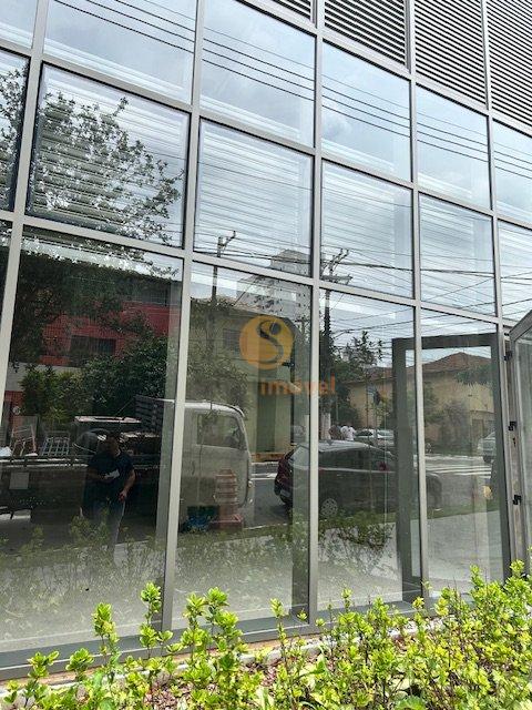 Loja comercial com 70,68m², 2 banheiros, mezanino, e 1 vaga  São Paulo - 