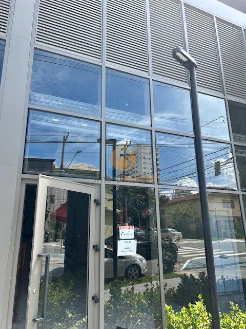 Loja comercial com 69,20m², 2 banheiros, mezanino, e 1 vaga  São Paulo - 