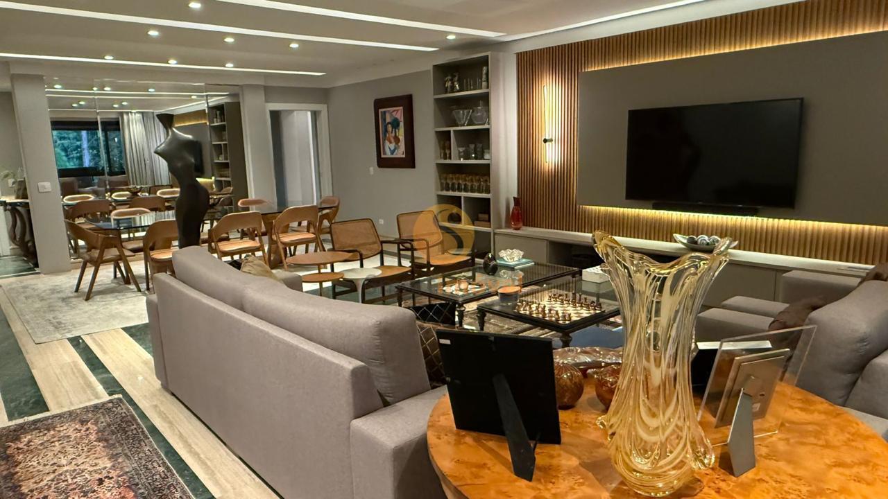 Cobertura Duplex com 500m&sup2;, 3 su&iacute;tes e 2 vagas  Petrópolis - 