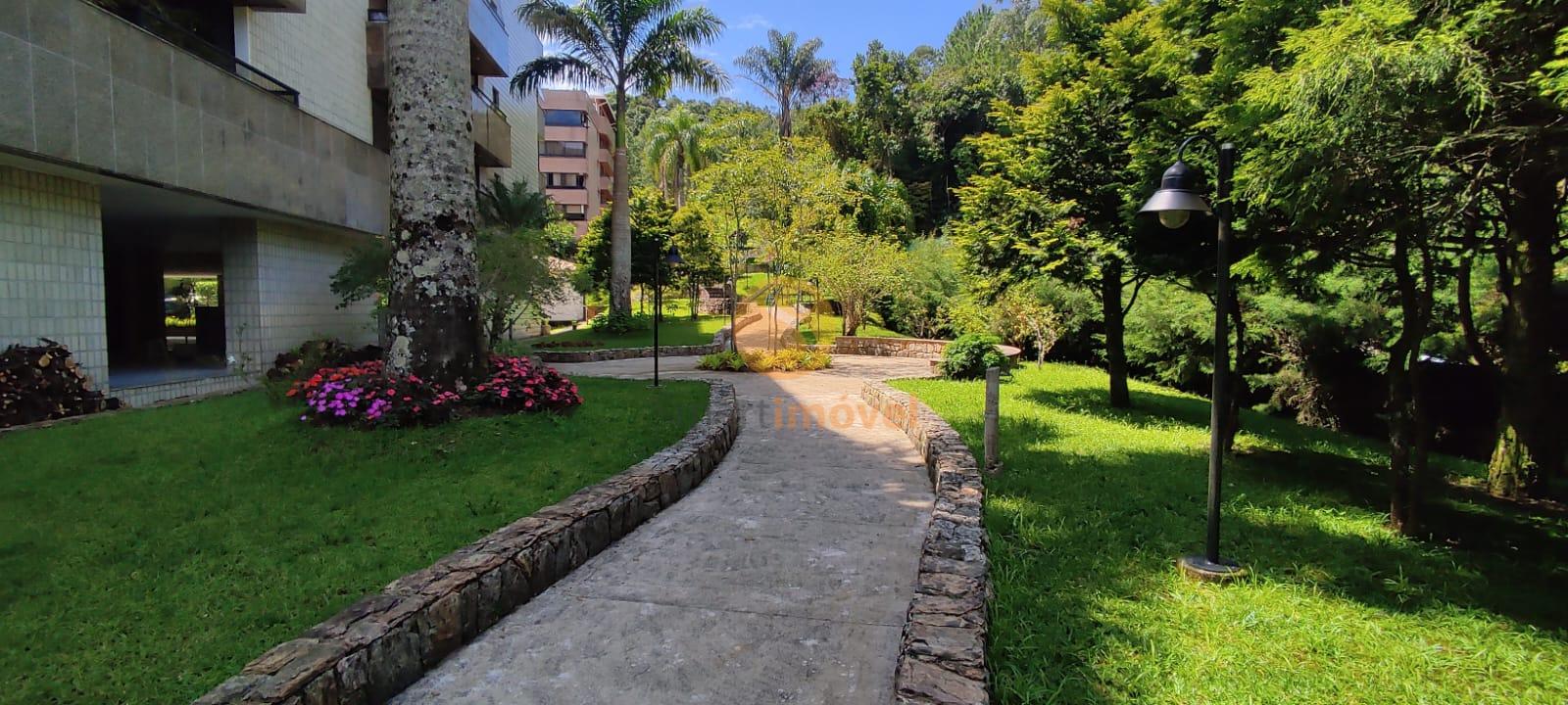 Cobertura Duplex com 500m&sup2;, 3 su&iacute;tes e 2 vagas  Petrópolis - 