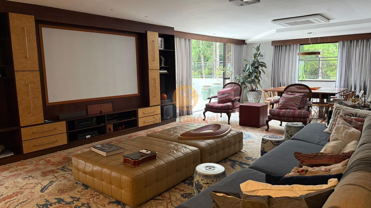 Cobertura Duplex com 500m&sup2;, 3 su&iacute;tes e 2 vagas  Petrópolis - 