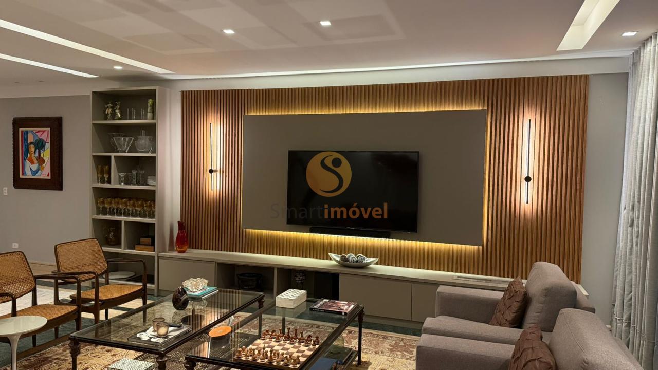 Cobertura Duplex com 500m&sup2;, 3 su&iacute;tes e 2 vagas  Petrópolis - 