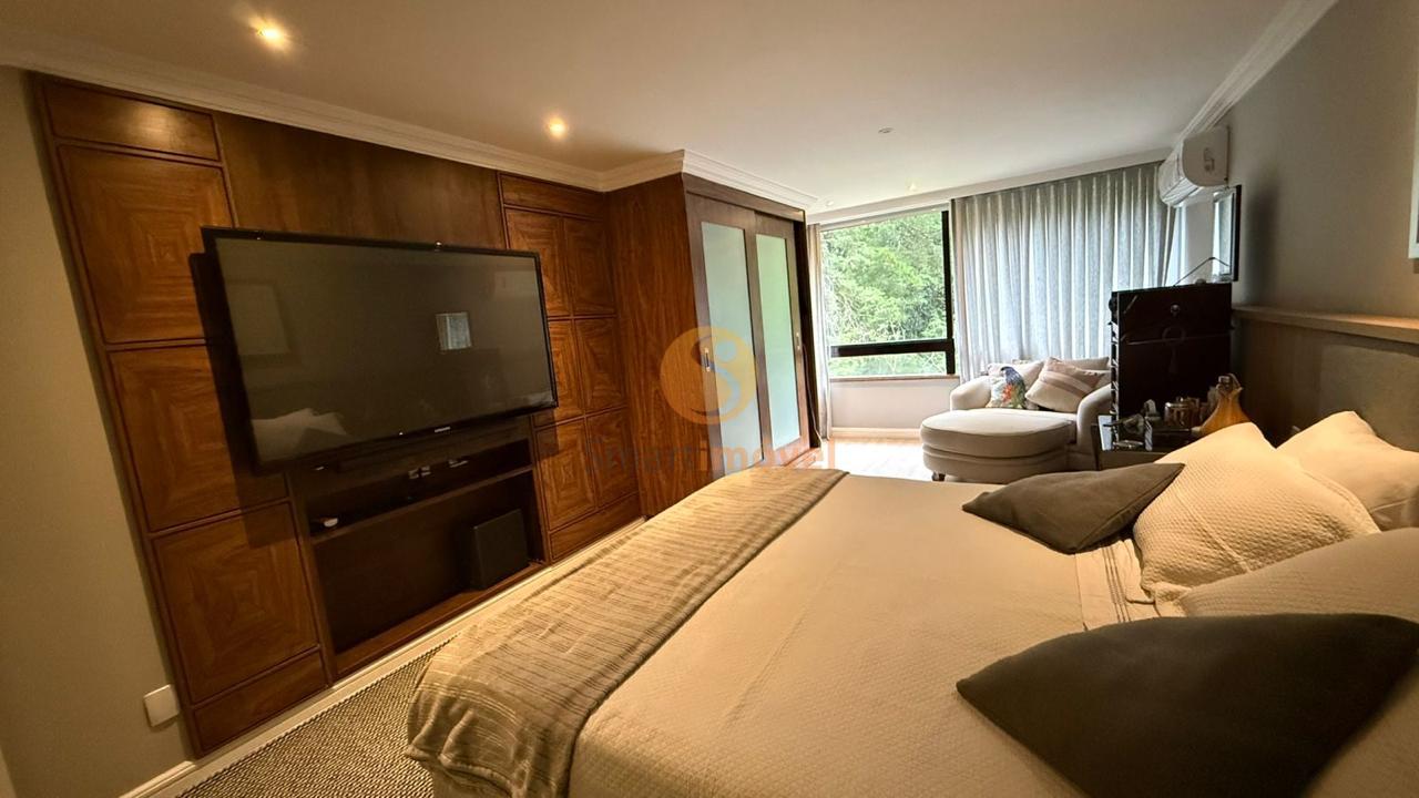 Cobertura Duplex com 500m&sup2;, 3 su&iacute;tes e 2 vagas  Petrópolis - 