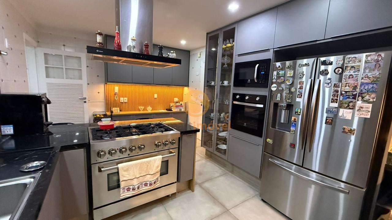 Cobertura Duplex com 500m&sup2;, 3 su&iacute;tes e 2 vagas  Petrópolis - 