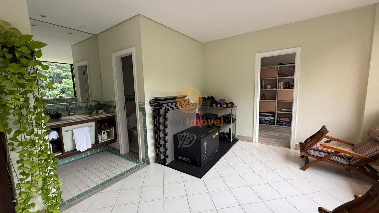 Cobertura Duplex com 500m&sup2;, 3 su&iacute;tes e 2 vagas  Petrópolis - 