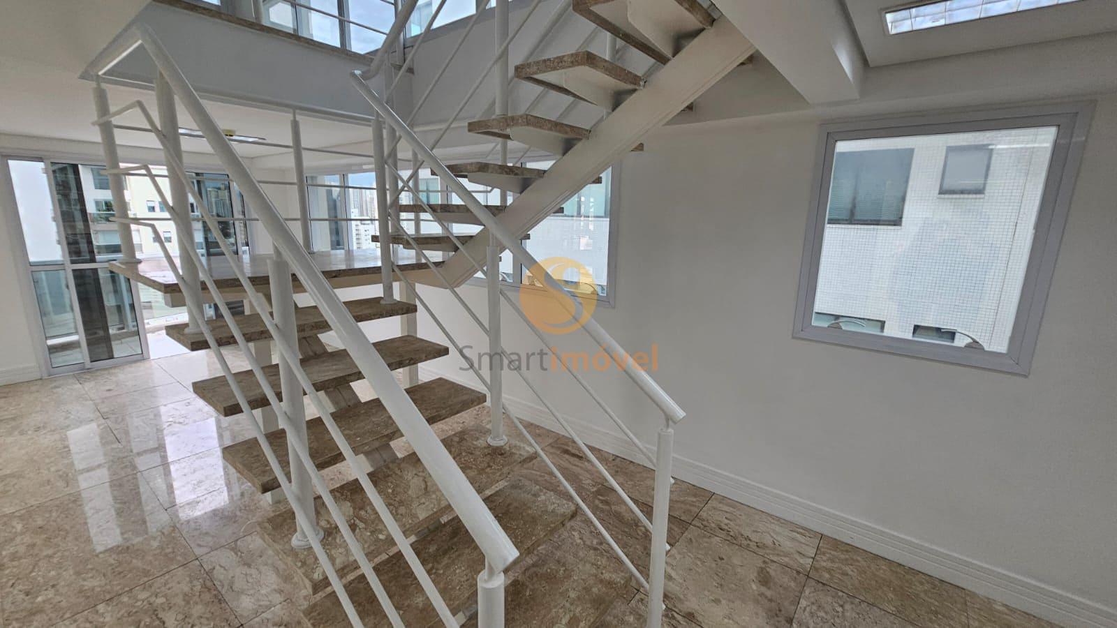 Sala Comercial Consult&oacute;rio com 240m&sup2;, 2 vagas de garagem  São Paulo - 