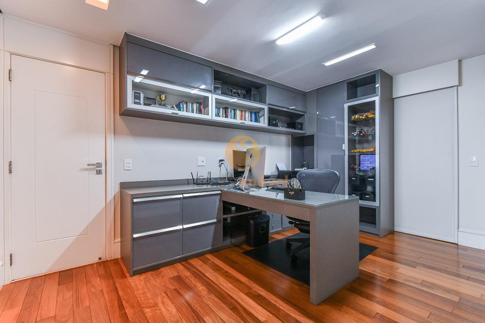 Apartamento com 244m&sup2;, 3 quartos, sendo 3 su&iacute;tes, e 3 vagas  São Paulo - 