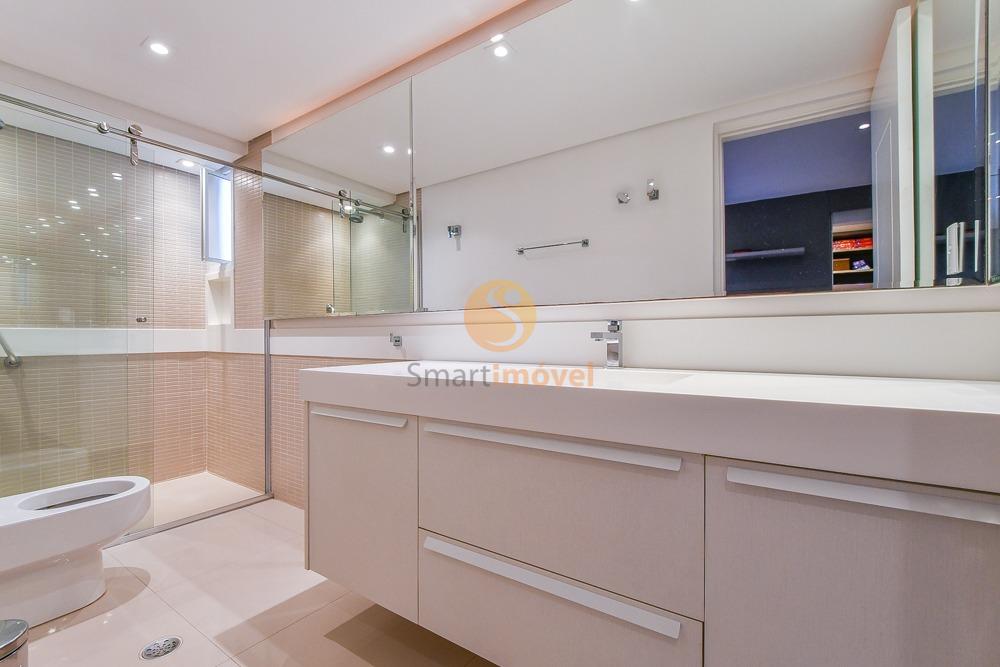Apartamento com 244m&sup2;, 3 quartos, sendo 3 su&iacute;tes, e 3 vagas  São Paulo - 