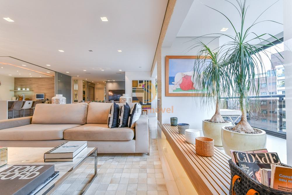 Apartamento com 244m&sup2;, 3 quartos, sendo 3 su&iacute;tes, e 3 vagas  São Paulo - 