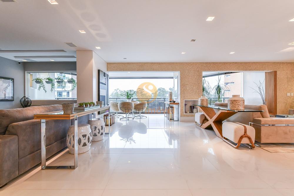 Apartamento com 244m&sup2;, 3 quartos, sendo 3 su&iacute;tes, e 3 vagas  São Paulo - 