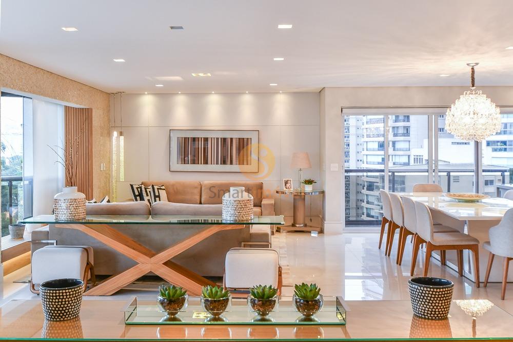 Apartamento com 244m&sup2;, 3 quartos, sendo 3 su&iacute;tes, e 3 vagas  São Paulo - 
