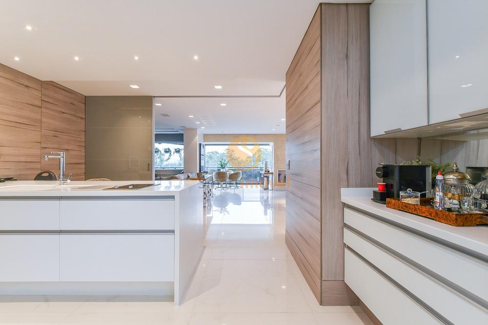 Apartamento com 244m&sup2;, 3 quartos, sendo 3 su&iacute;tes, e 3 vagas  São Paulo - 