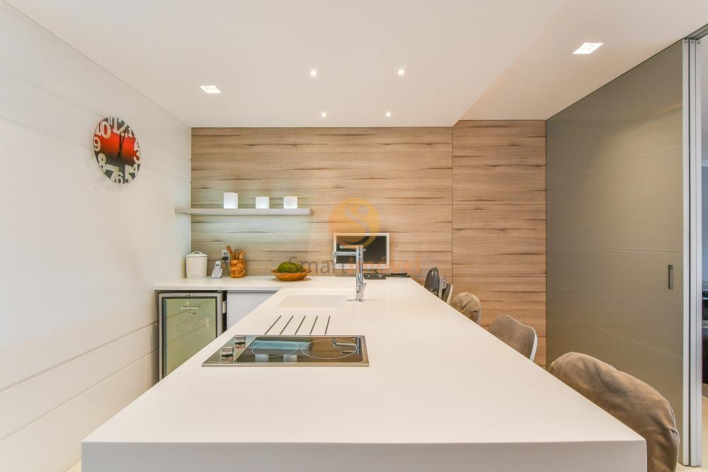 Apartamento com 244m&sup2;, 3 quartos, sendo 3 su&iacute;tes, e 3 vagas  São Paulo - 