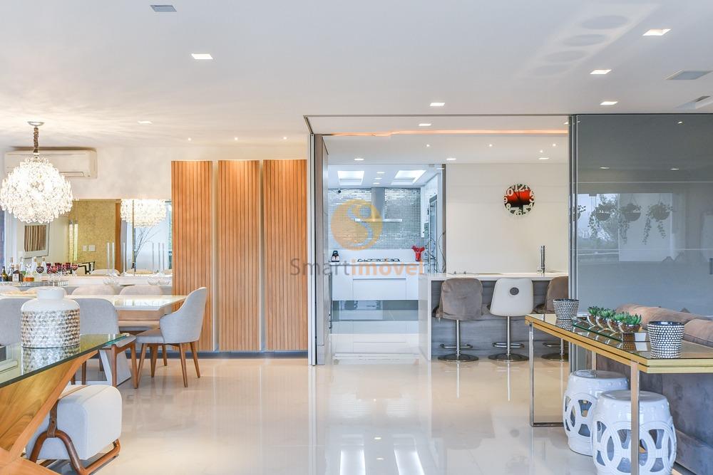 Apartamento com 244m&sup2;, 3 quartos, sendo 3 su&iacute;tes, e 3 vagas  São Paulo - 