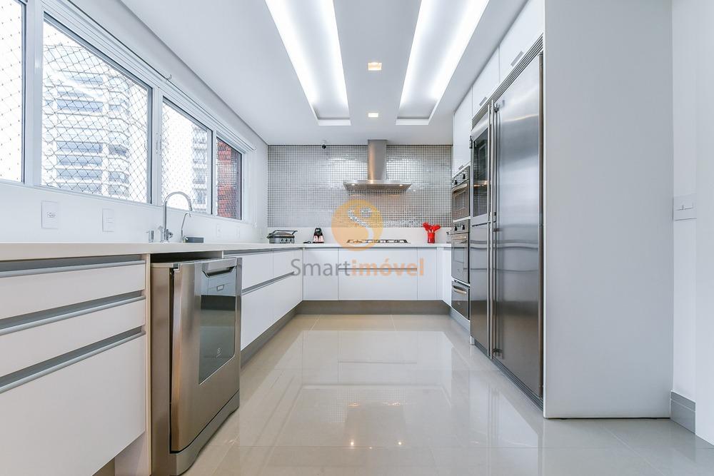 Apartamento com 244m&sup2;, 3 quartos, sendo 3 su&iacute;tes, e 3 vagas  São Paulo - 