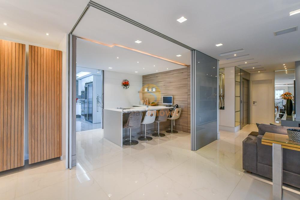 Apartamento com 244m&sup2;, 3 quartos, sendo 3 su&iacute;tes, e 3 vagas  São Paulo - 