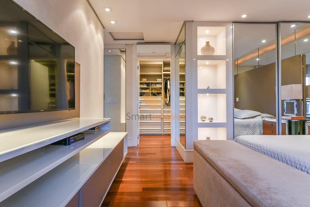 Apartamento com 244m&sup2;, 3 quartos, sendo 3 su&iacute;tes, e 3 vagas  São Paulo - 