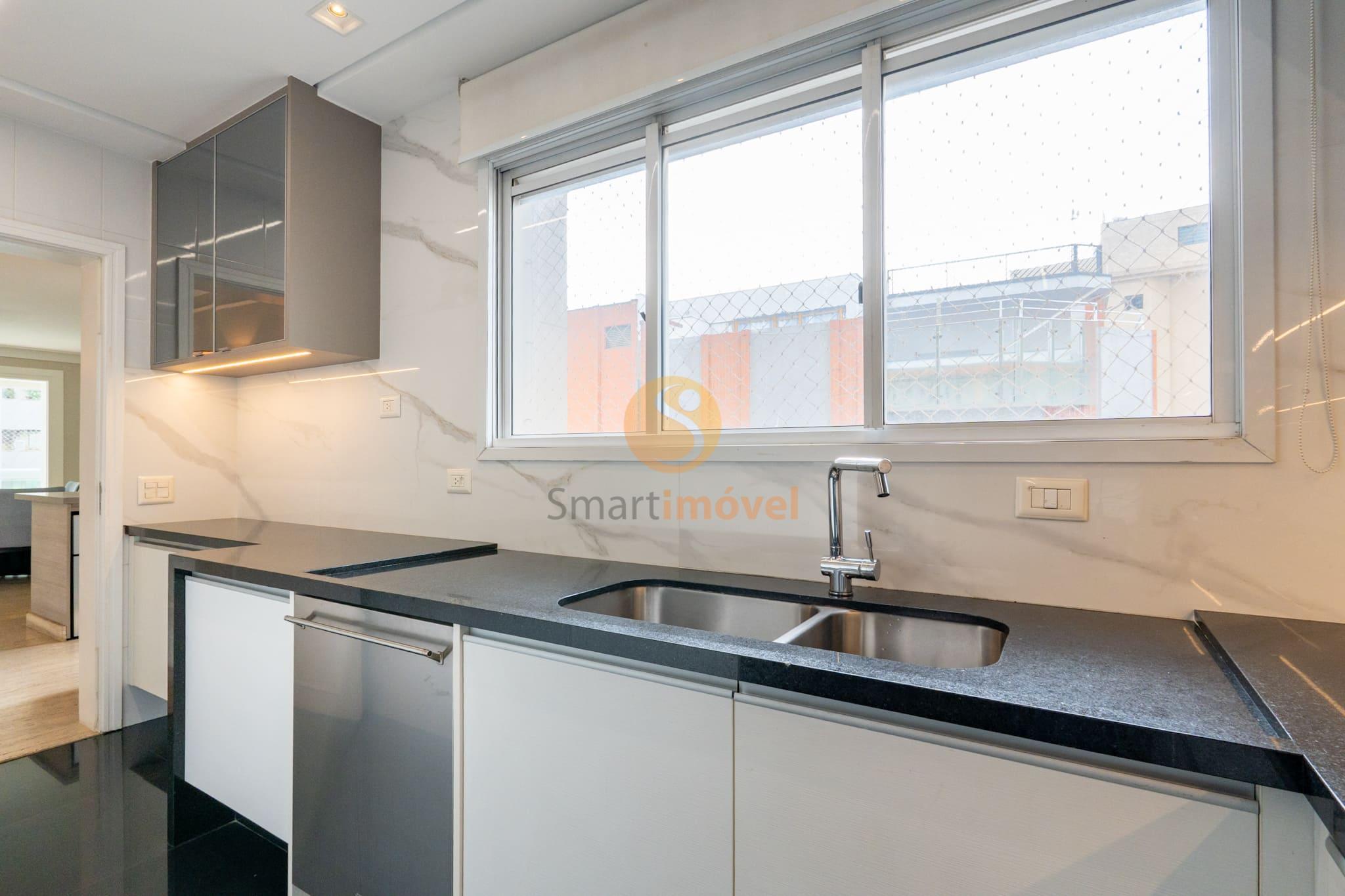 Apartamento com 234m&sup2;, 4 quartos, sendo 4 su&iacute;tes, 4 vagas  São Paulo - 