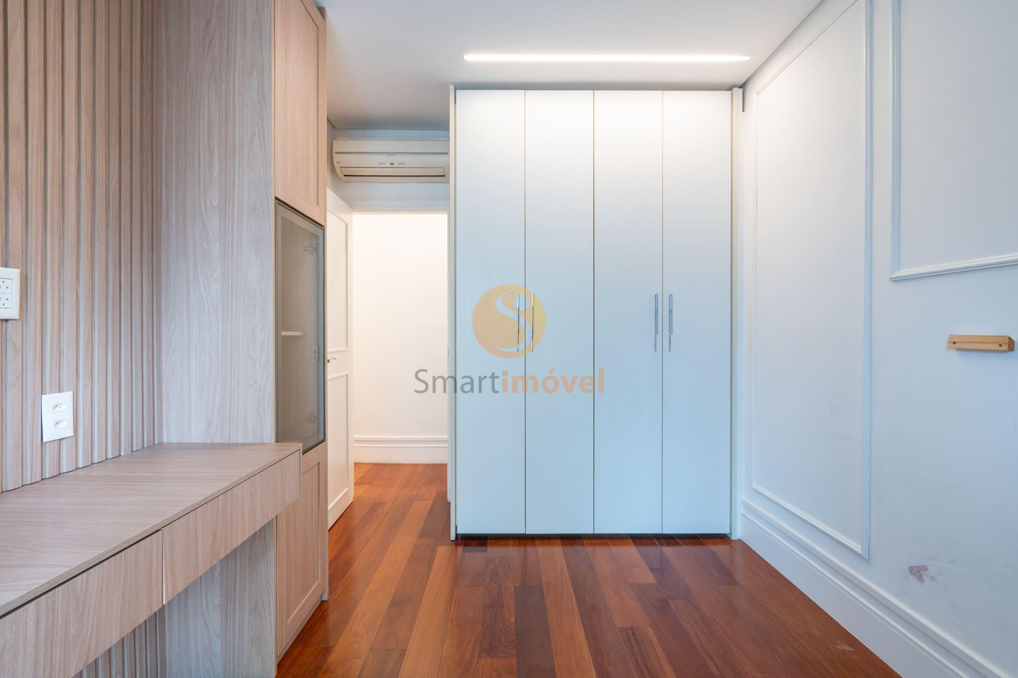 Apartamento com 234m&sup2;, 4 quartos, sendo 4 su&iacute;tes, 4 vagas  São Paulo - 