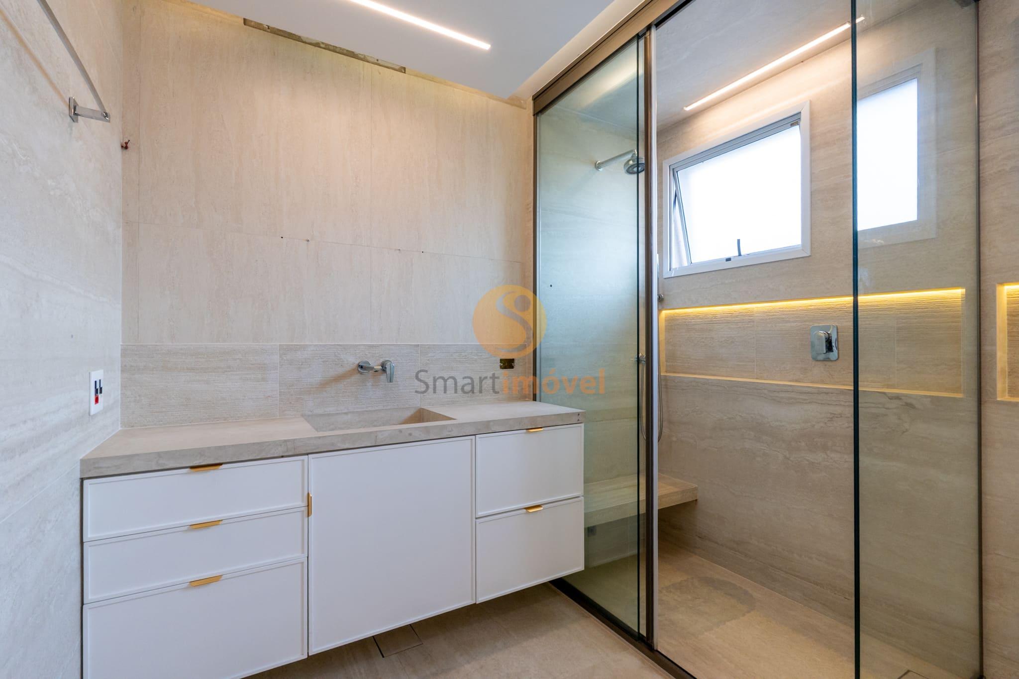 Apartamento com 234m&sup2;, 4 quartos, sendo 4 su&iacute;tes, 4 vagas  São Paulo - 