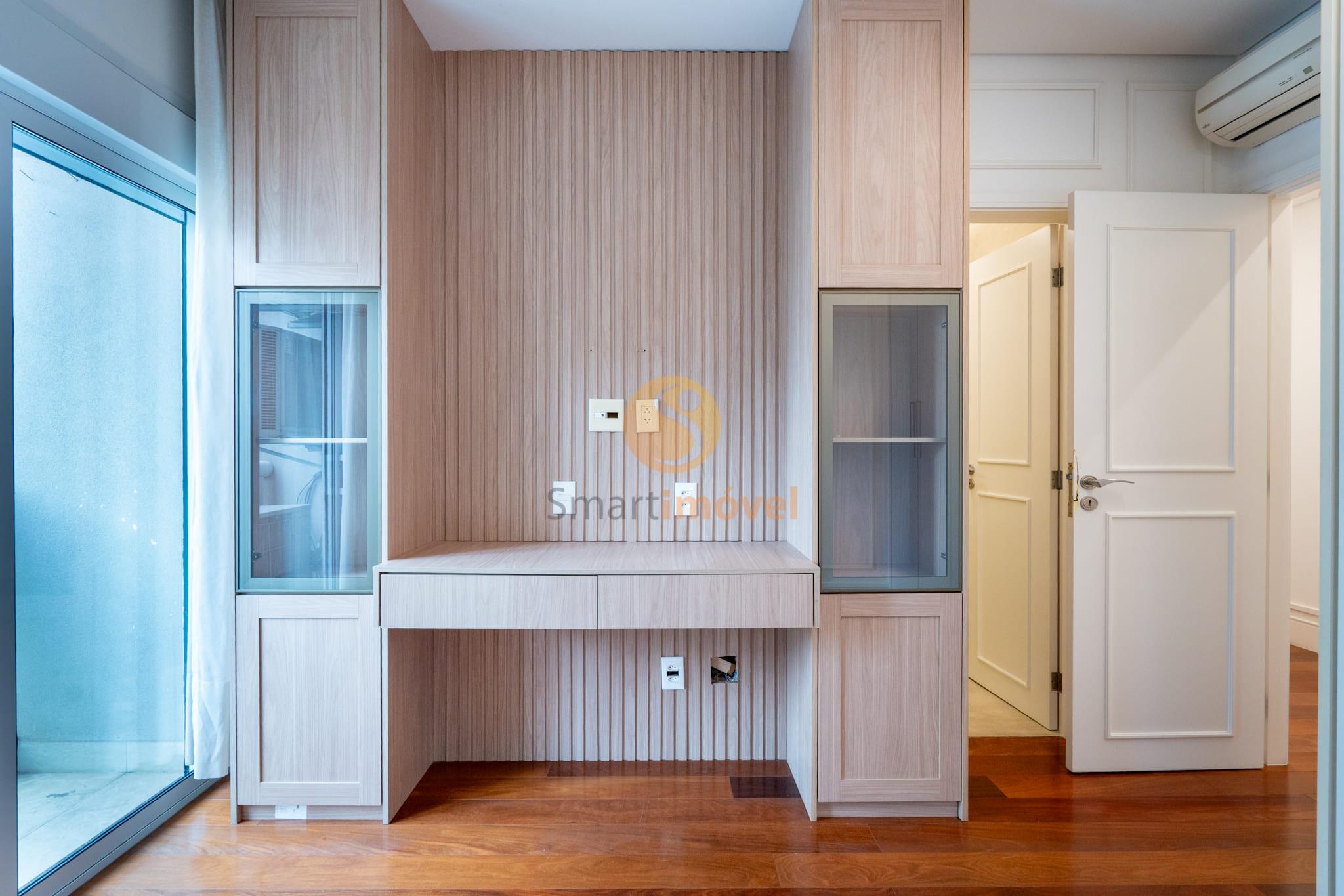 Apartamento com 234m&sup2;, 4 quartos, sendo 4 su&iacute;tes, 4 vagas  São Paulo - 