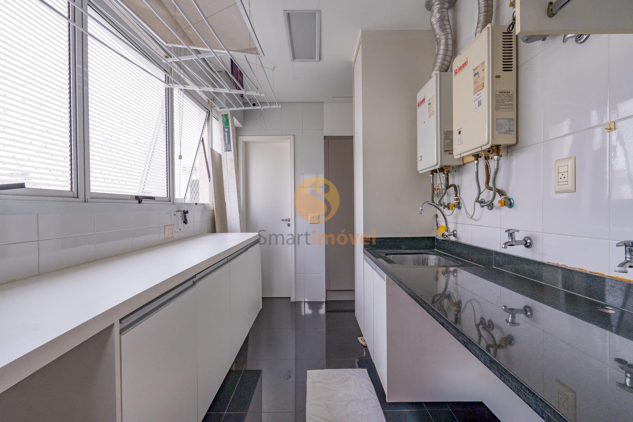 Apartamento com 234m&sup2;, 4 quartos, sendo 4 su&iacute;tes, 4 vagas  São Paulo - 