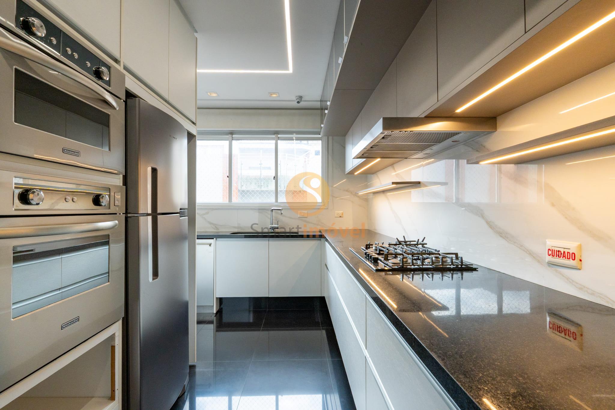 Apartamento com 234m&sup2;, 4 quartos, sendo 4 su&iacute;tes, 4 vagas  São Paulo - 