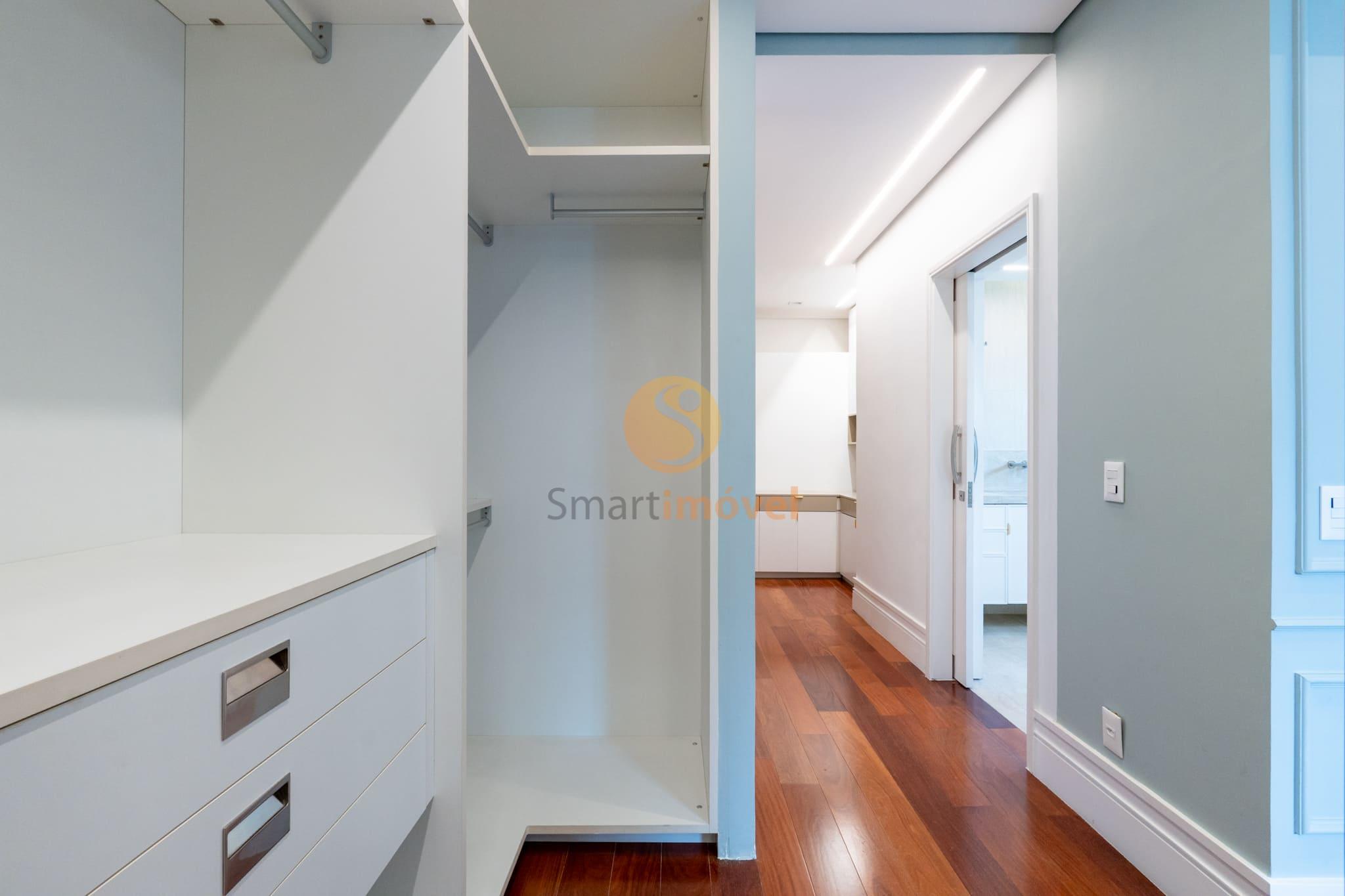 Apartamento com 234m&sup2;, 4 quartos, sendo 4 su&iacute;tes, 4 vagas  São Paulo - 