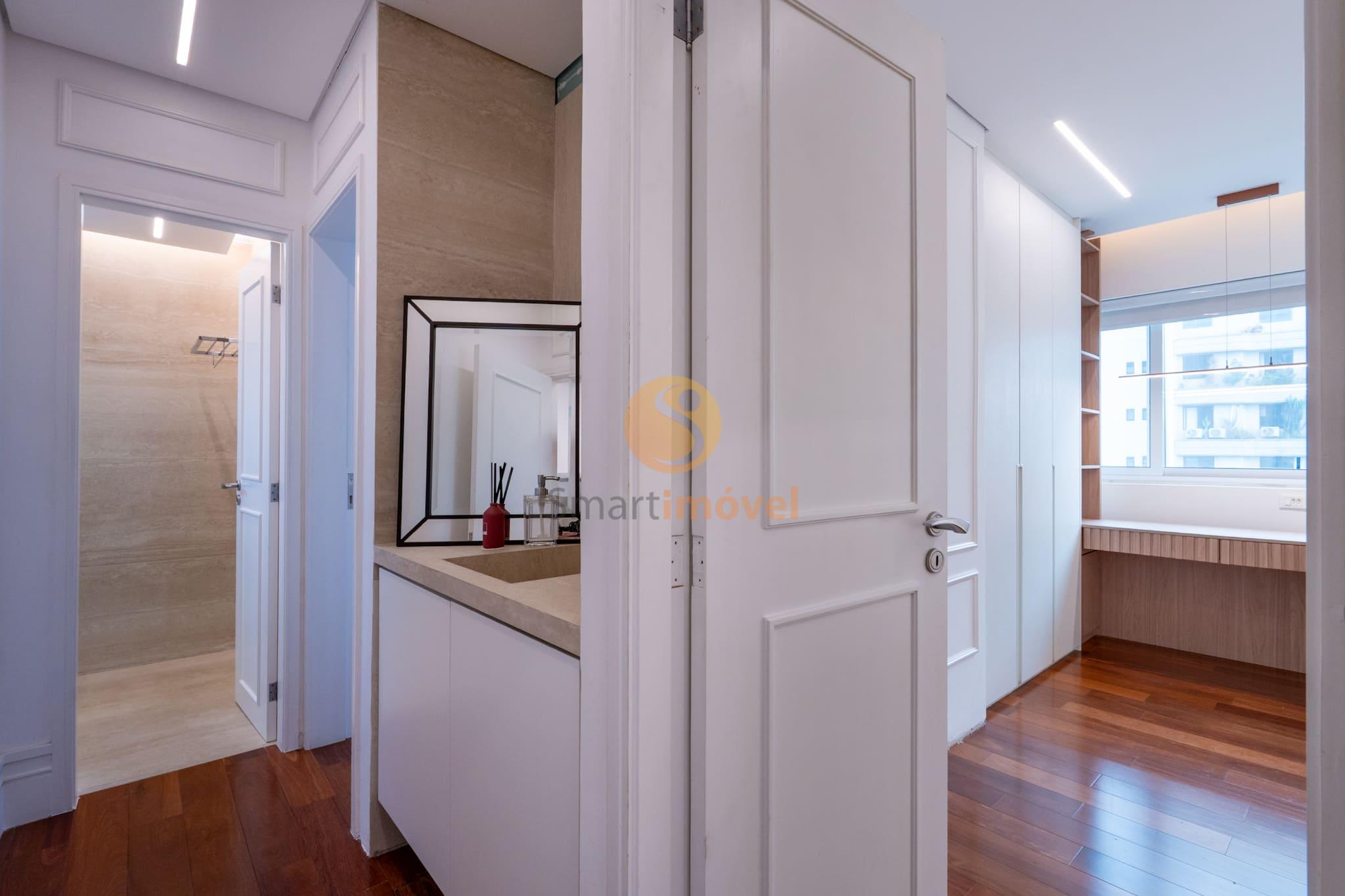 Apartamento com 234m&sup2;, 4 quartos, sendo 4 su&iacute;tes, 4 vagas  São Paulo - 