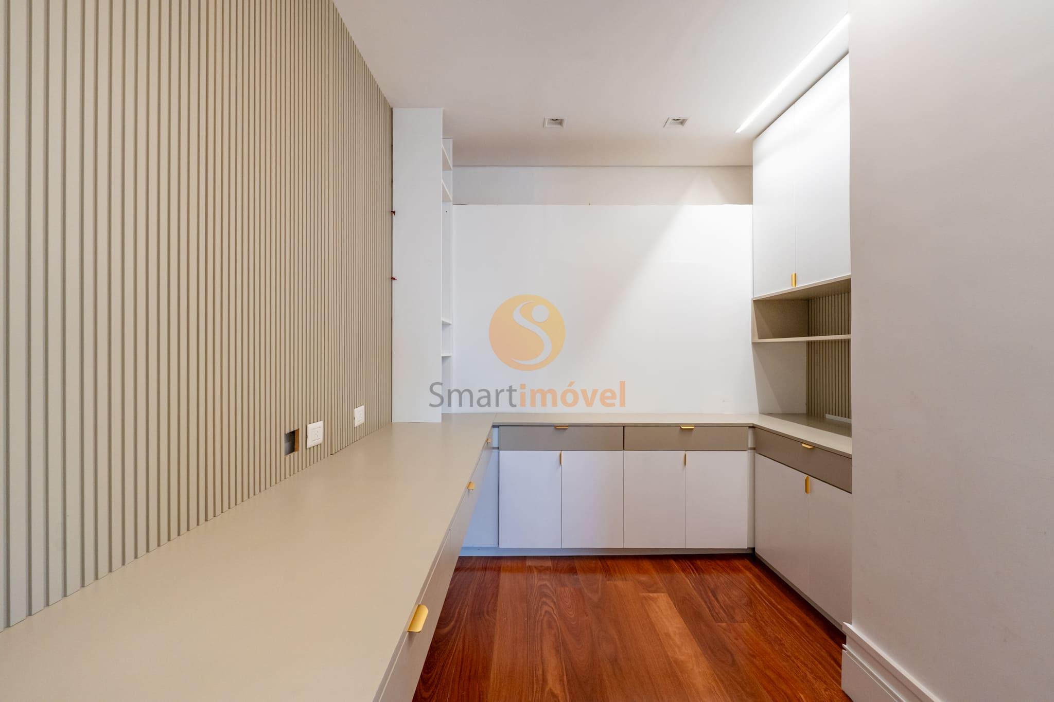 Apartamento com 234m&sup2;, 4 quartos, sendo 4 su&iacute;tes, 4 vagas  São Paulo - 