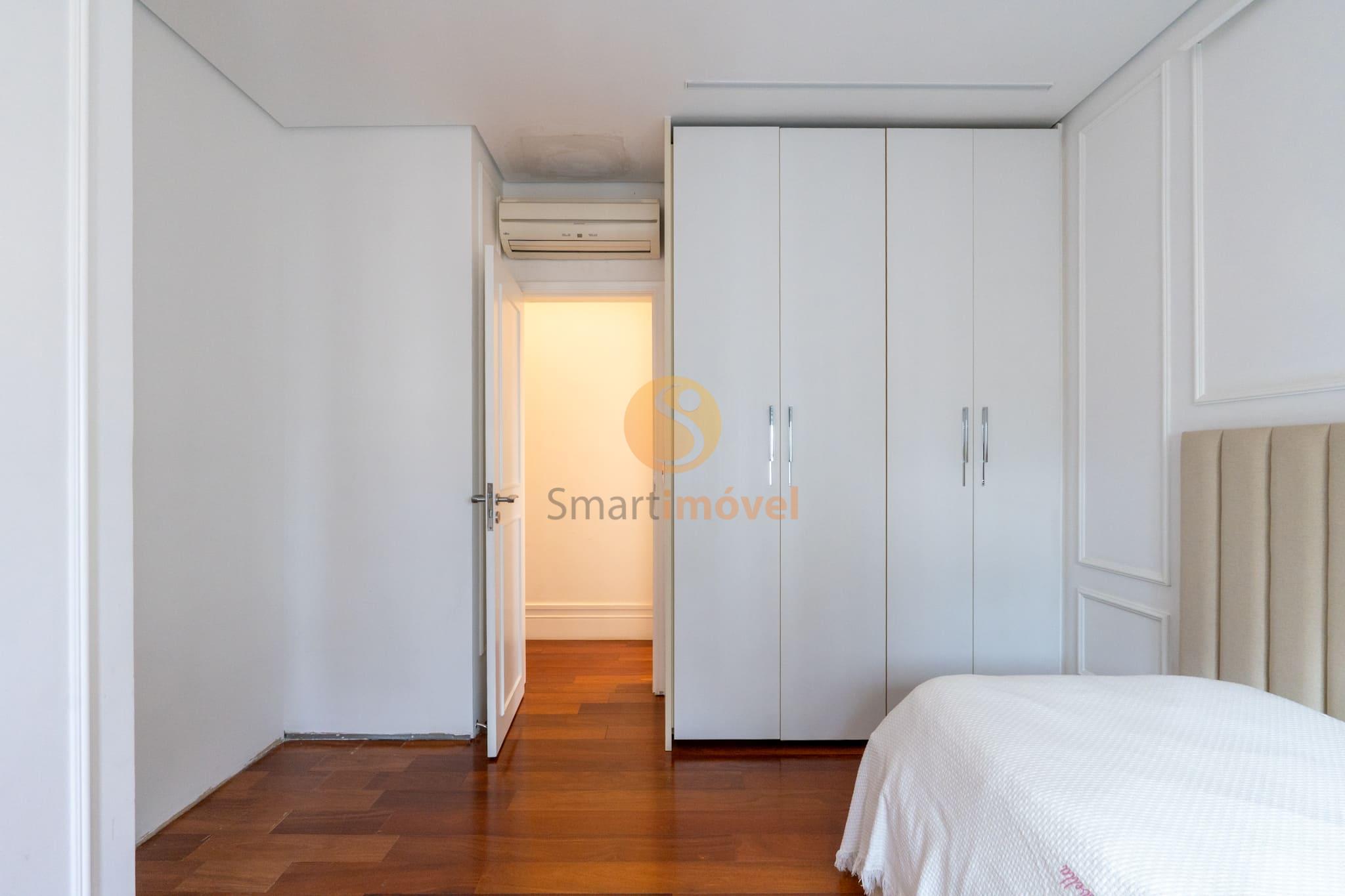 Apartamento com 234m&sup2;, 4 quartos, sendo 4 su&iacute;tes, 4 vagas  São Paulo - 