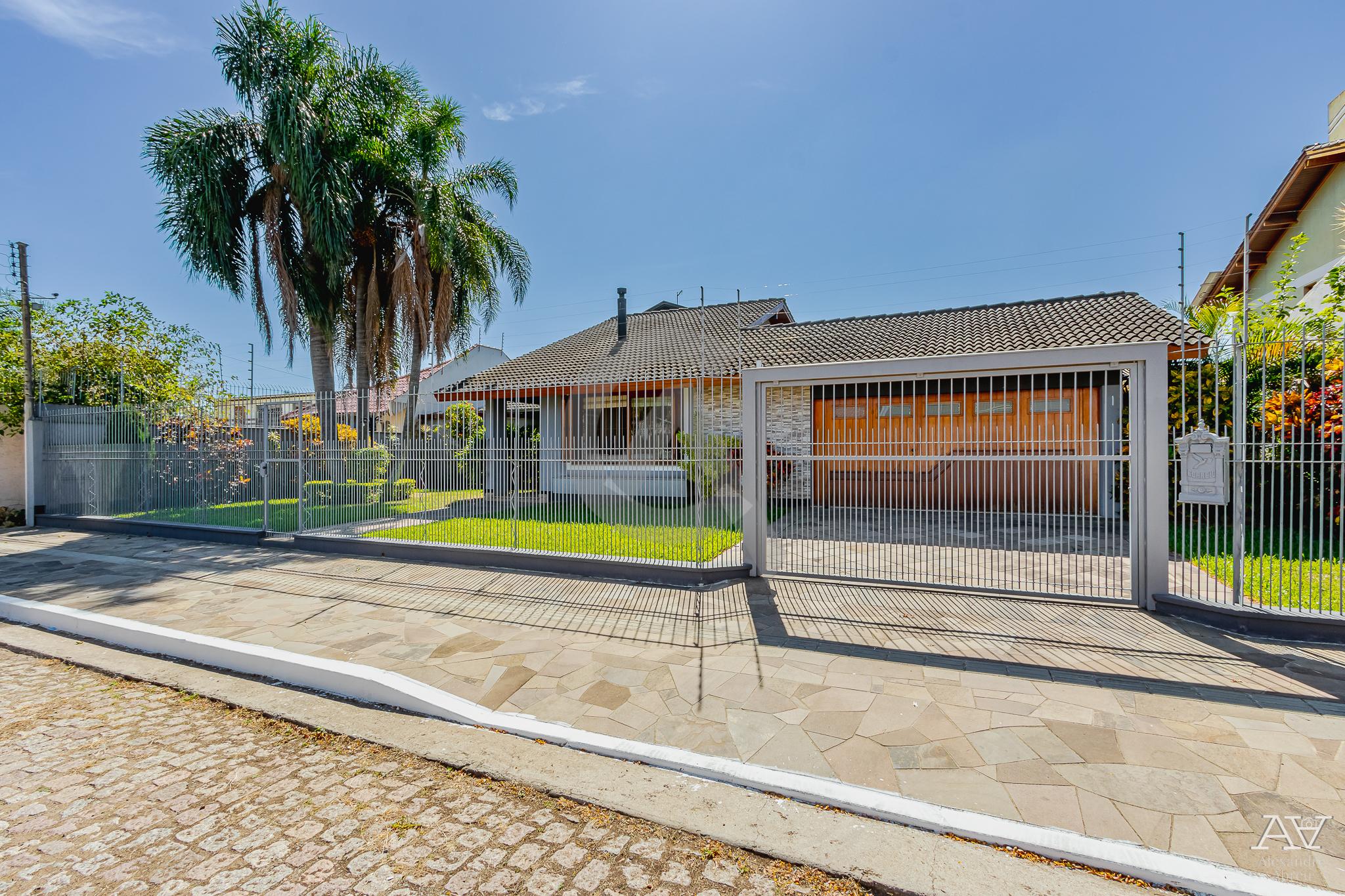 Casa, 3 quartos, 274 m² - Foto 1