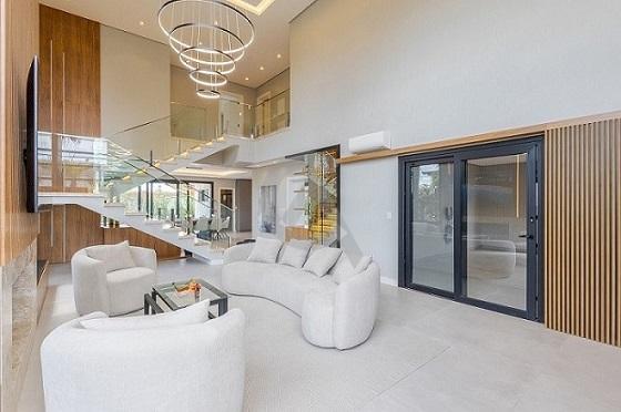 Casa em condom&iacute;nio &agrave; venda mobiliada 4 su&iacute;tes, p&aacute;tio com piscina em Canoas Rua Monte Castelo Canoas - 