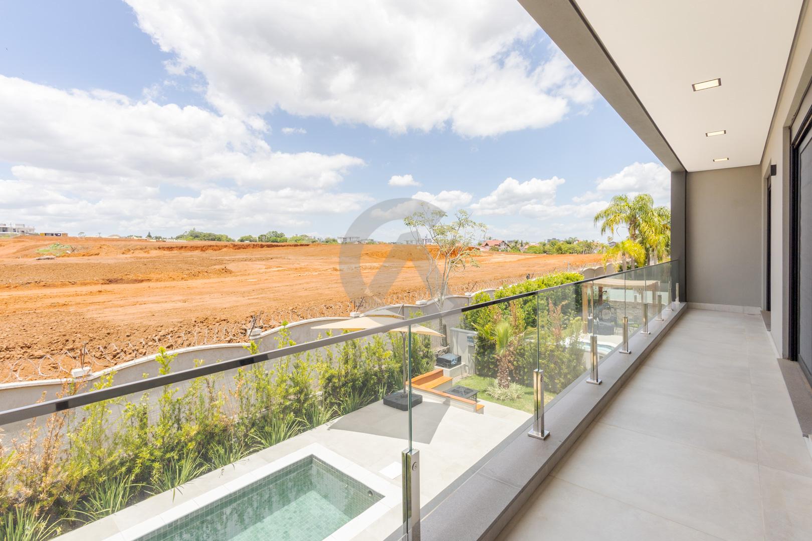 Casa em condom&iacute;nio &agrave; venda mobiliada 4 su&iacute;tes, p&aacute;tio com piscina em Canoas Rua Monte Castelo Canoas - 