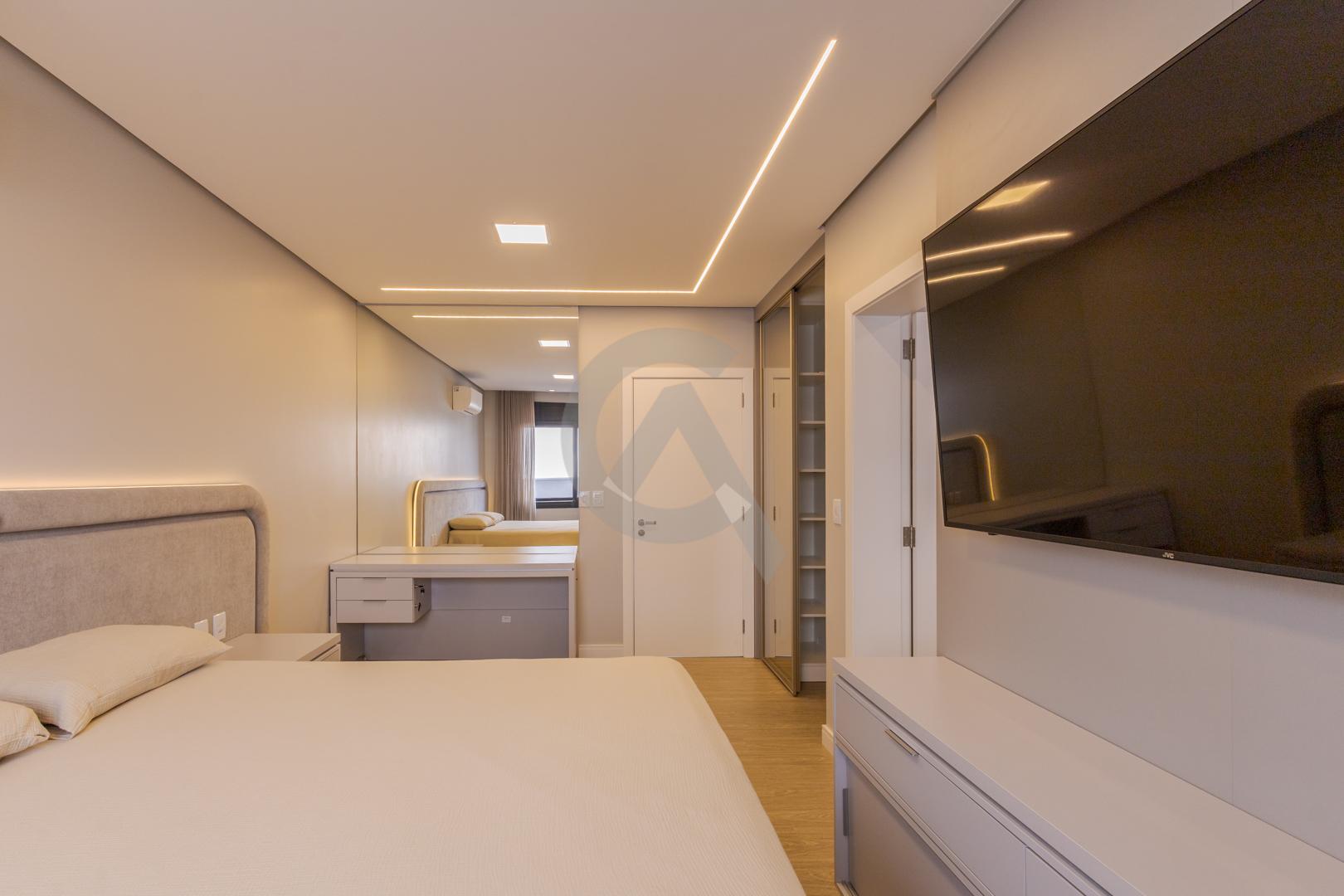 Casa em condom&iacute;nio &agrave; venda mobiliada 4 su&iacute;tes, p&aacute;tio com piscina em Canoas Rua Monte Castelo Canoas - 