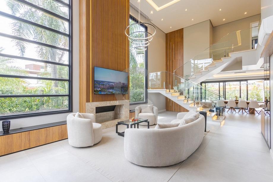 Casa em condom&iacute;nio &agrave; venda mobiliada 4 su&iacute;tes, p&aacute;tio com piscina em Canoas Rua Monte Castelo Canoas - 