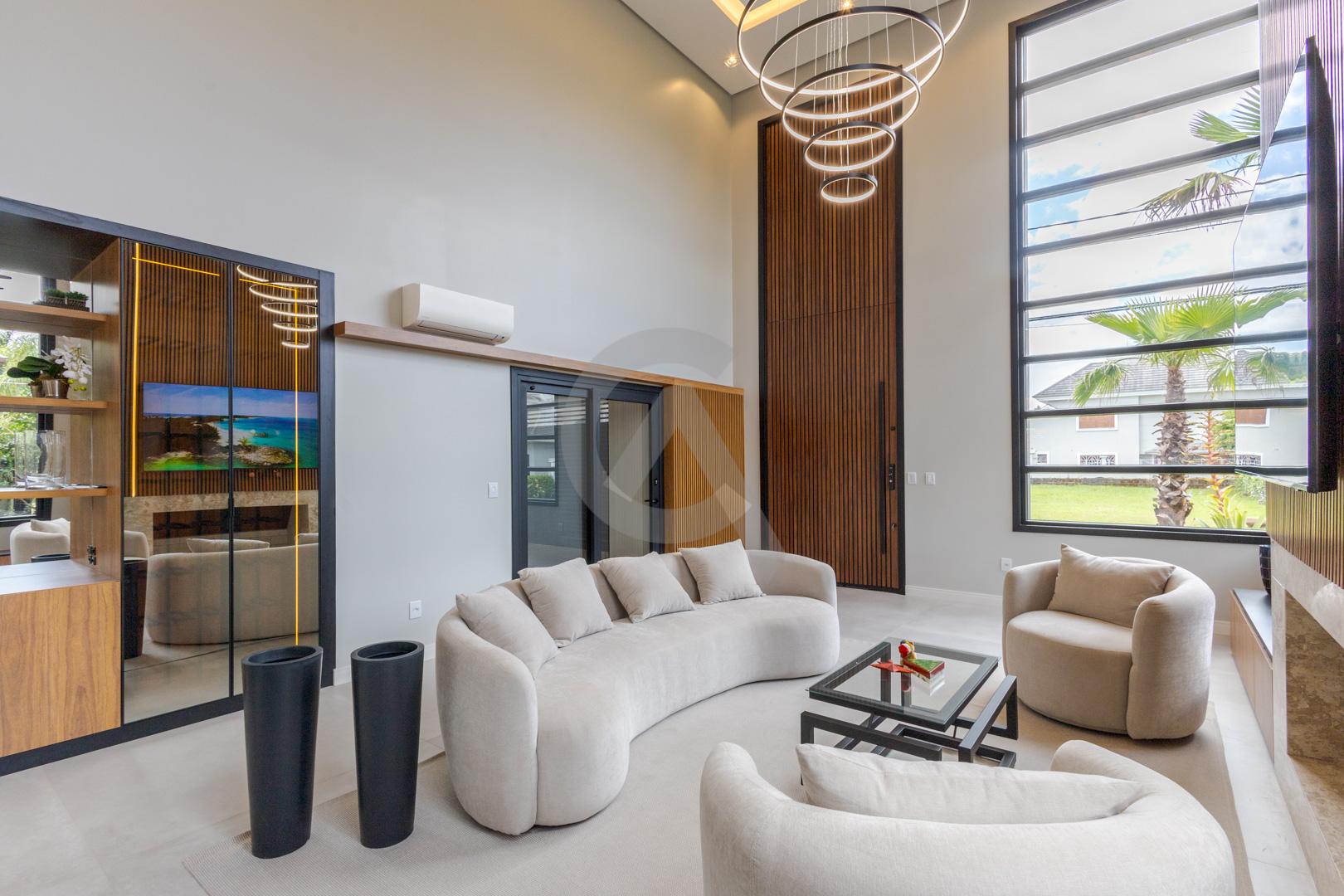 Casa em condom&iacute;nio &agrave; venda mobiliada 4 su&iacute;tes, p&aacute;tio com piscina em Canoas Rua Monte Castelo Canoas - 