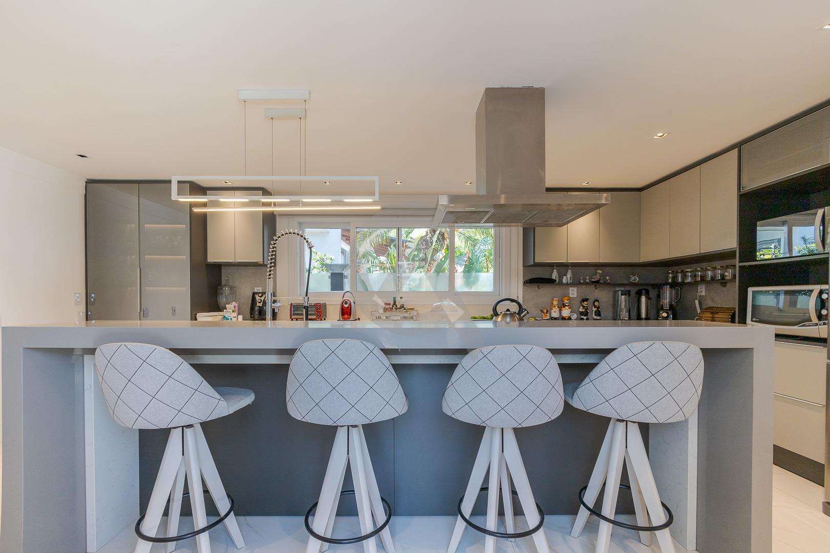 Casa em condom&iacute;nio alto pad&atilde;o &agrave; venda com piscina em Canoas Avenida Farroupilha Canoas - 