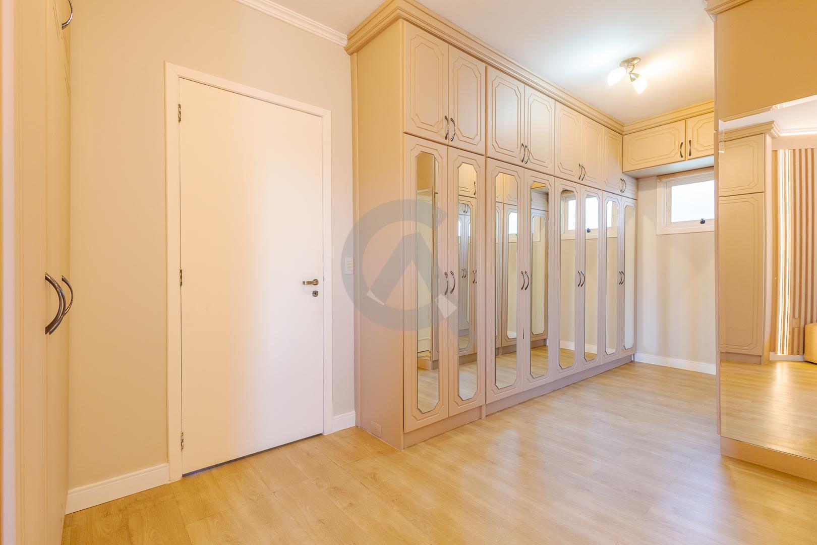 Casa em condom&iacute;nio alto pad&atilde;o &agrave; venda com piscina em Canoas Avenida Farroupilha Canoas - 