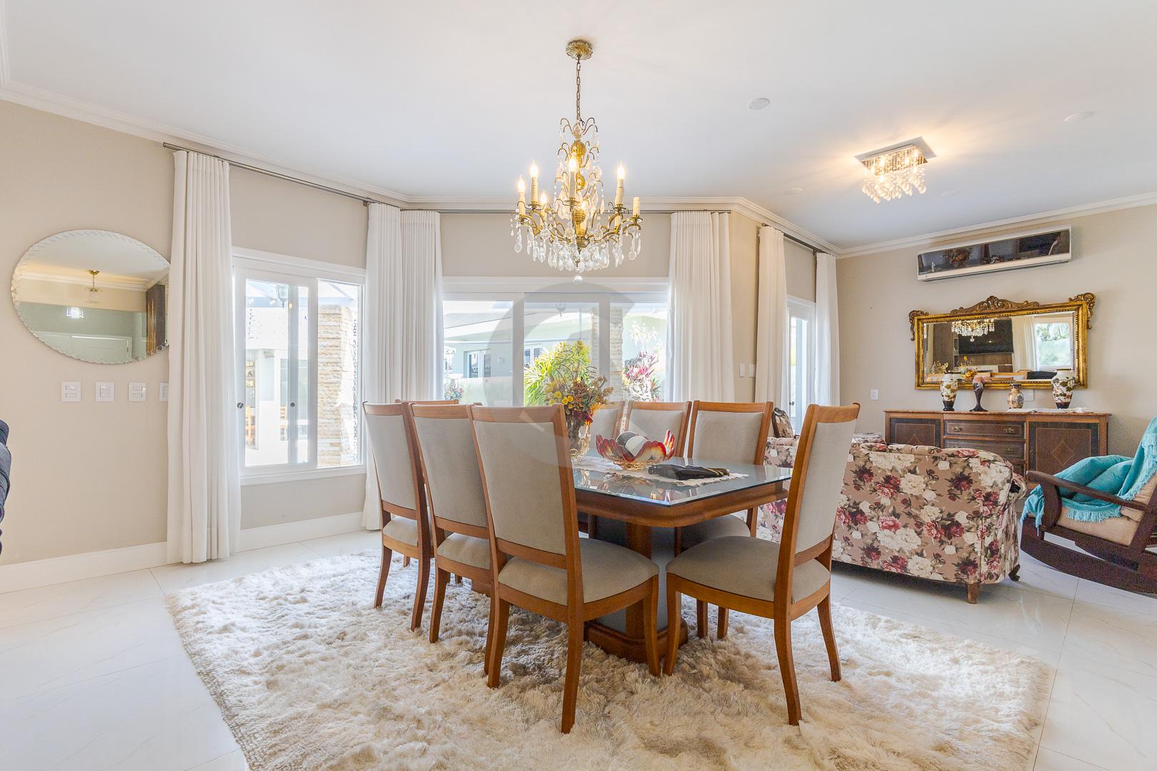 Casa em condom&iacute;nio alto pad&atilde;o &agrave; venda com piscina em Canoas Avenida Farroupilha Canoas - 