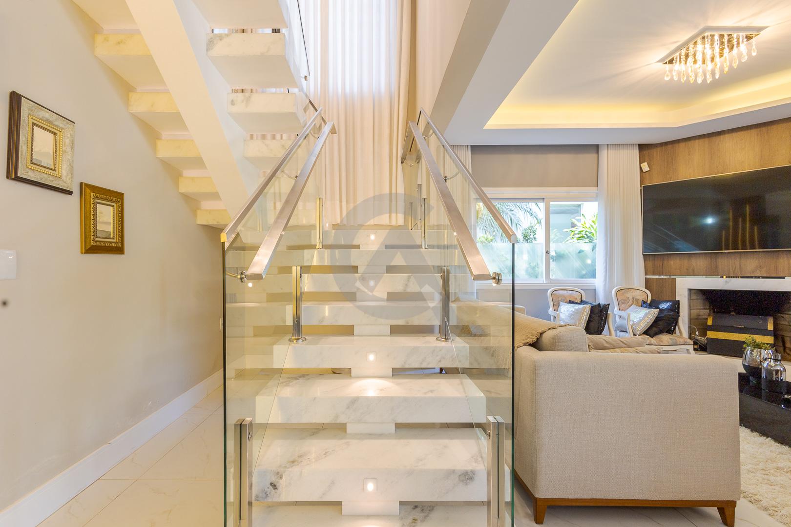 Casa em condom&iacute;nio alto pad&atilde;o &agrave; venda com piscina em Canoas Avenida Farroupilha Canoas - 